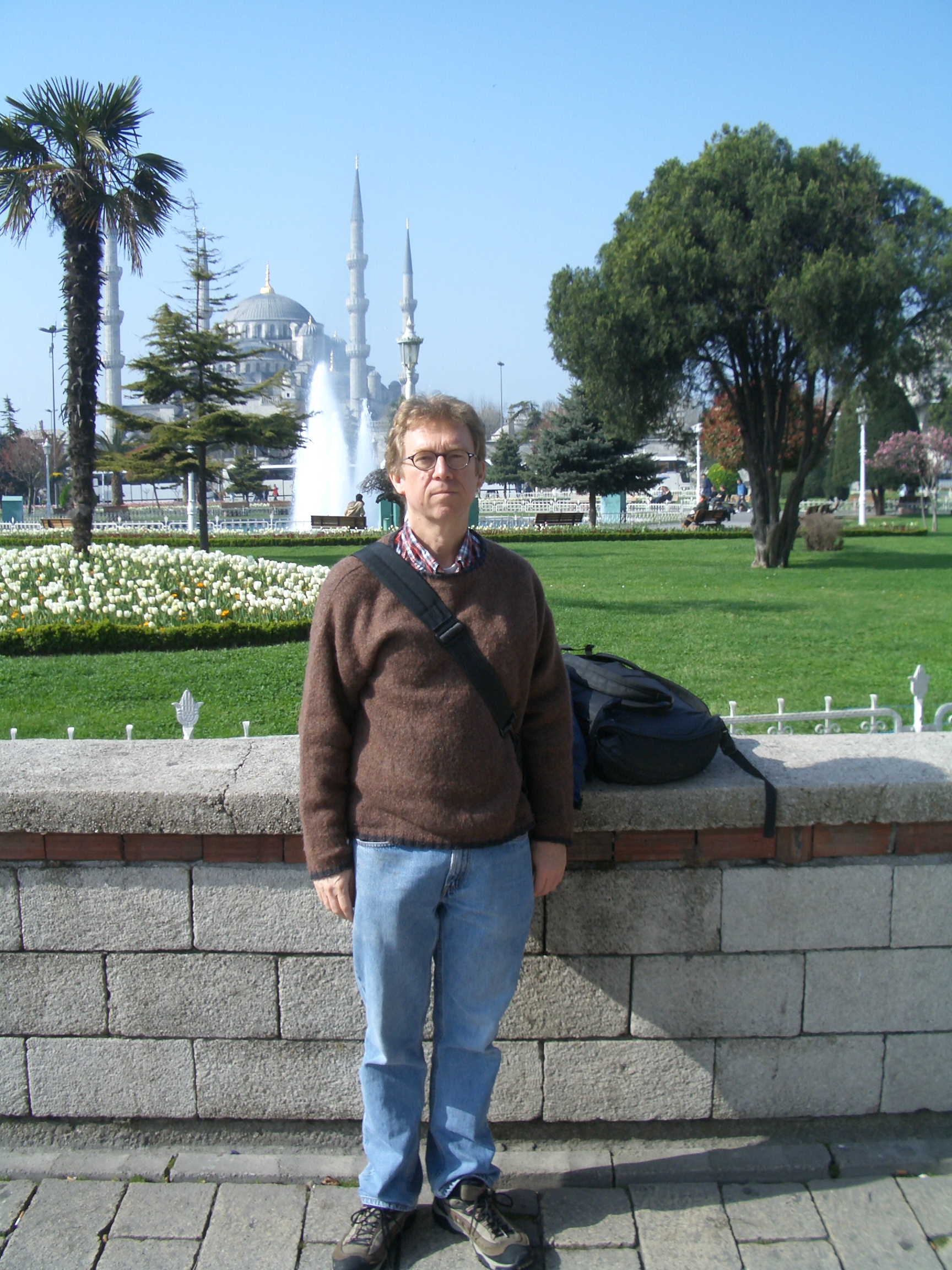 Tom Peterson in front of the Blue Mosque, Istanbul